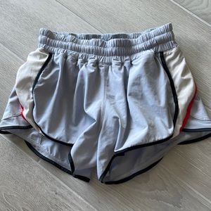 Lululemon Shorts Hotty Hot High-Rise Lined Short 2.5"